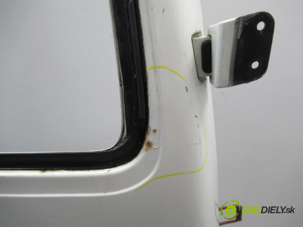 VW TRANSPORTER T4 2.5 TDI AYY, AJT manual 5 - stupňová 65 kW 88 km  - pravé zadné  (Dvere)