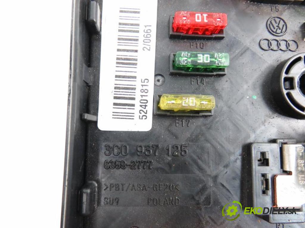 VW PASSAT B6 (3C_) KOMBI 2005 1,90 Skrzynki bezpieczników 1896,00 skříňka POJISTKY: 3C0937125