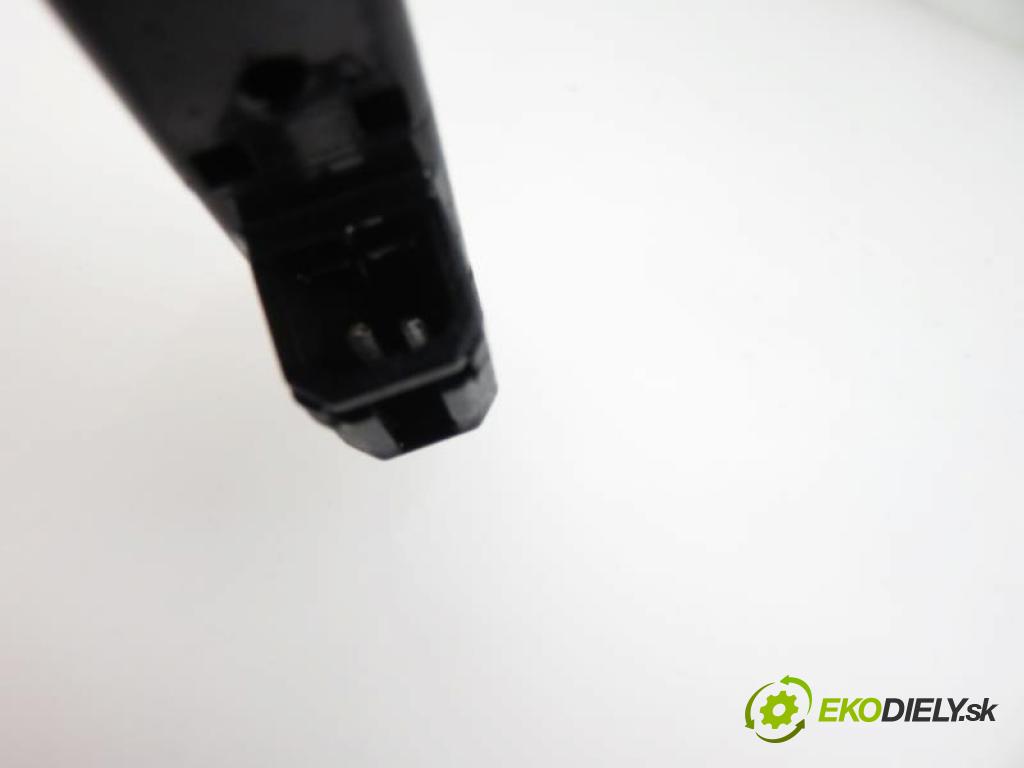 FIAT MULTIPLA I FL 1.9 JTD 110 186A.6000 manual 5 stupňová 85 kW 110 km  bŕzd 467946430B318 (Brzdová světla zadních dveří)