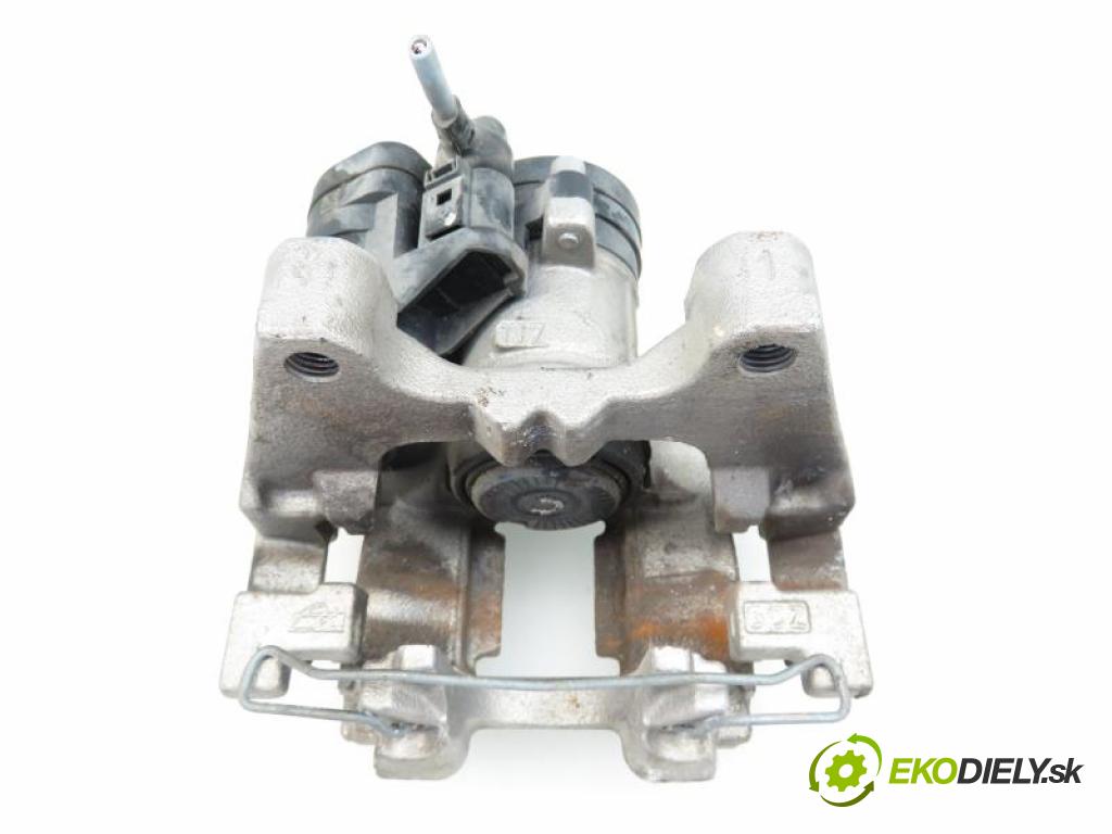 VW PASSAT B8 1.8 TSI CJSA, CJSC  manual 6 stupňová 132 kW 180 km  Brzdič strmeň LT 3Q0615405 (Brzdiče (strmene))