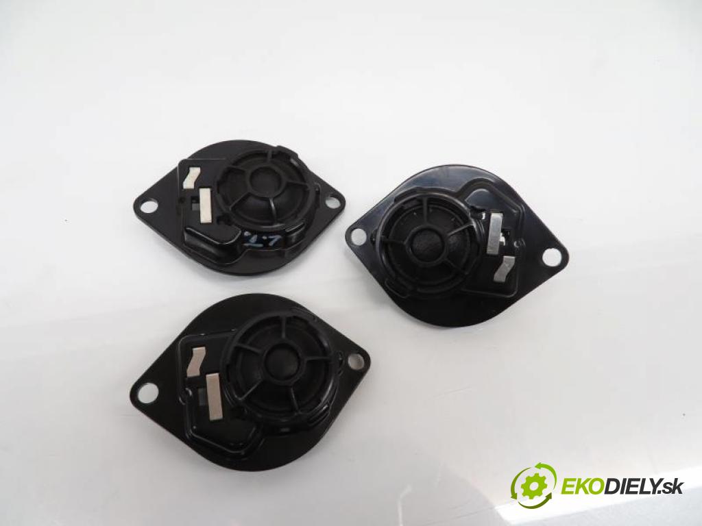 VOLVO C70 II 2.4 D5 D 5244 T13, D 5244 T8 automatic 5 stupňová 132 kW 180 km  reproduktor Dvere 30679338 (Reproduktory)