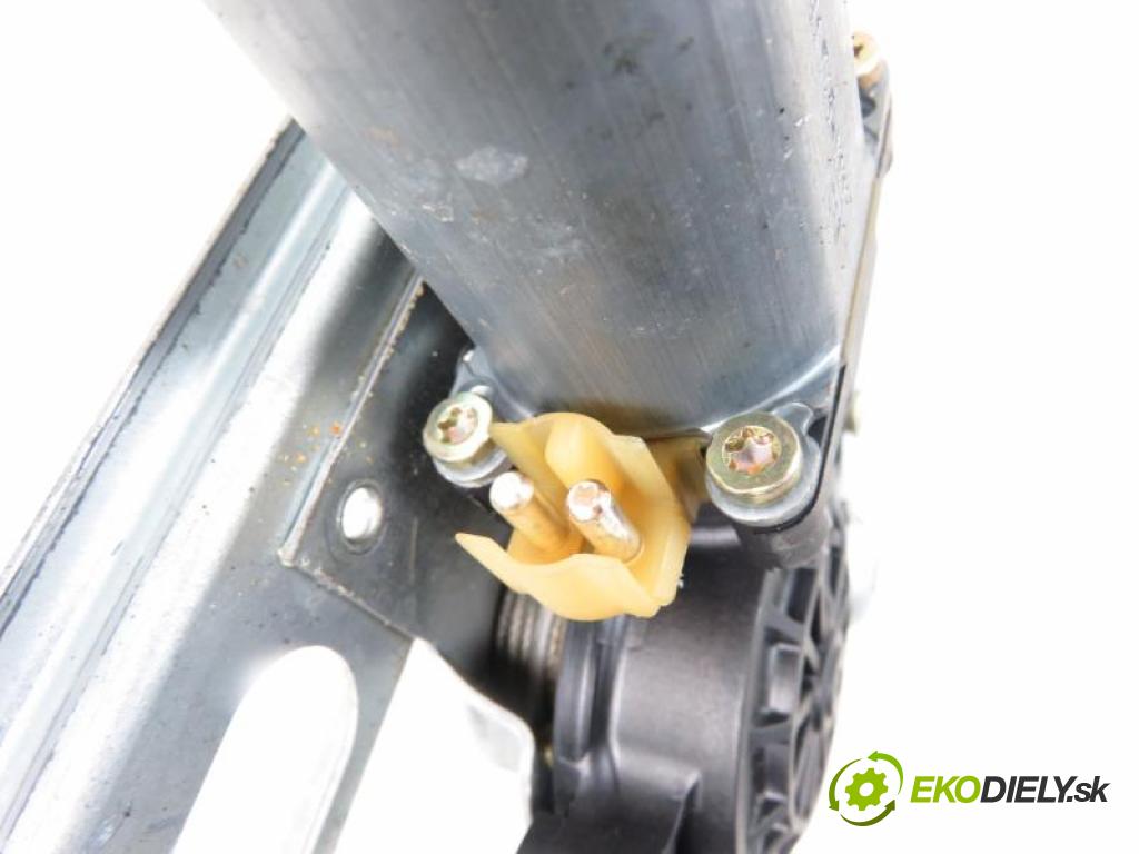 MERCEDES BENZ A W168 1.7 CDI A 160 CDI (168.007) OM 668.941 manual 5 stupňová 44 kW 60 km  mechanismus oken 191745/0130821673