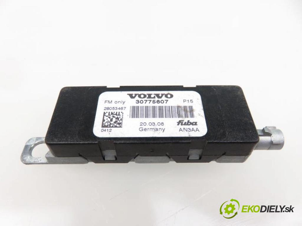 VOLVO C70 II 2.4 D5 D 5244 T13, D 5244 T8 automatic 5 stupňová 132 kW 180 km  zesilovač anténní 30775607 (CD měniče)