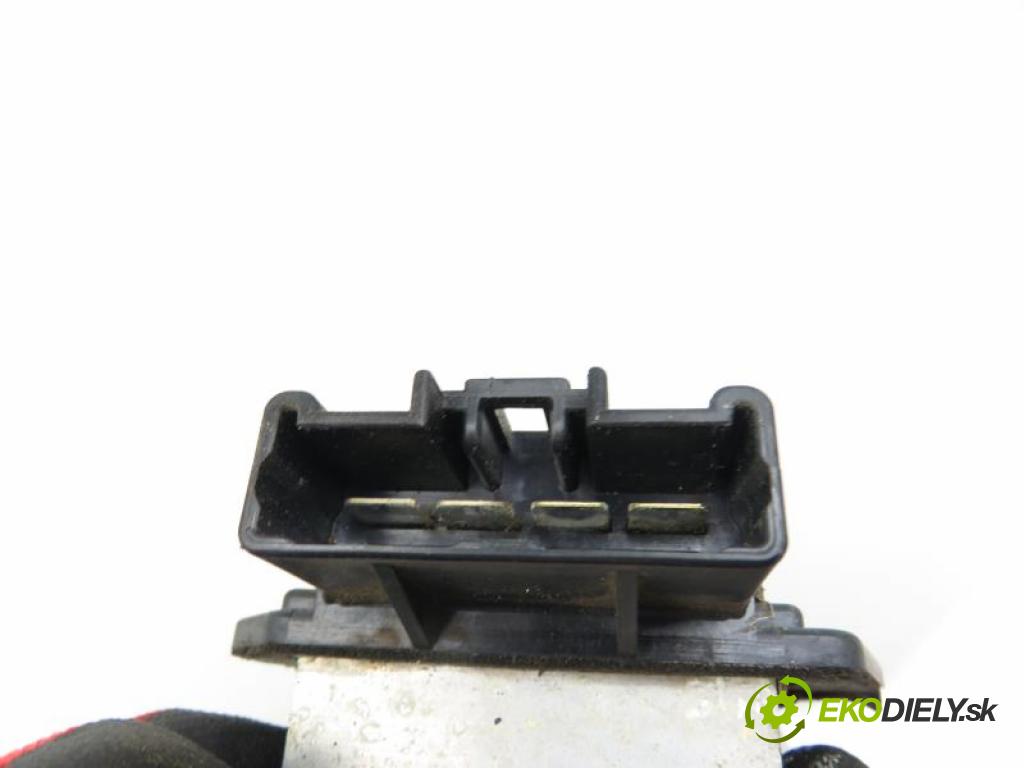 MITSUBISHI PAJERO III 3.2 DI-D (V68W, V78W)  automatic 5 stupňová Tiptronic  165 km  rezistor / reostat kúrenia 4993002110 (Odpory (rezistory) kúrenia)