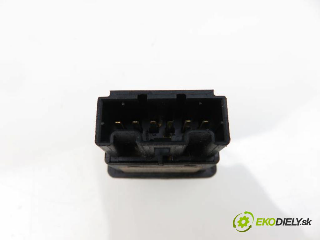 LAND ROVER FREELANDER I (L314) Okno zadnej