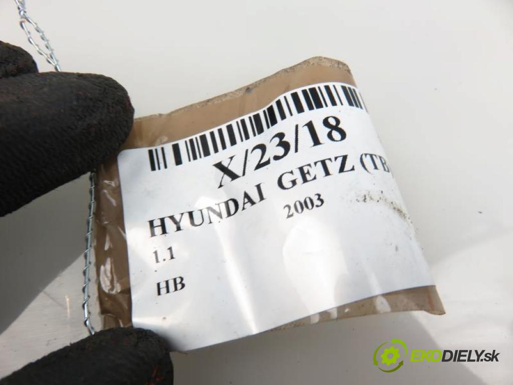 HYUNDAI GETZ 1.1 G4HD manual 5 stupňová 46 kW 63 km  Panel ovládania okien 935701C010 (Prepínače, spínače, tlačidlá a ovládače kúrenia)
