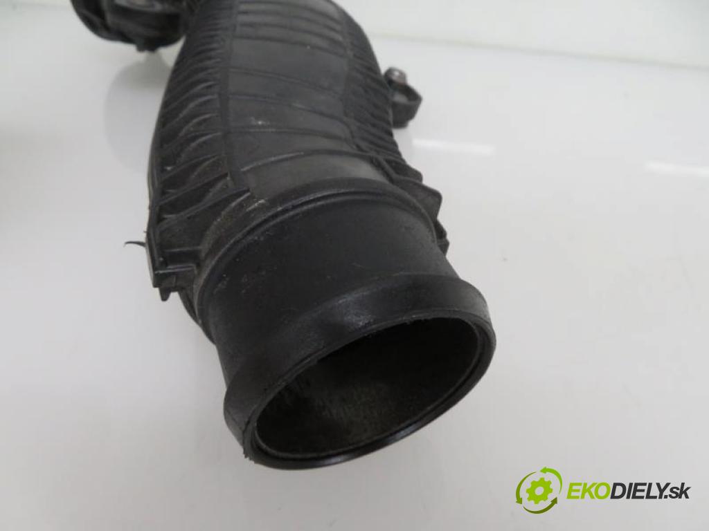 VW PASSAT B7 1.8 TSI CDAA automatic 7 stupňová 118 kW 160 km  Rúra intercoolera turba 1K0145840R (Hadice chlazení vzduchu)