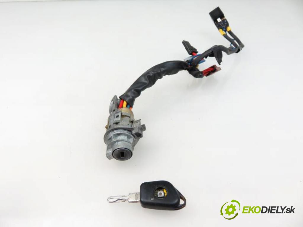 PEUGEOT 406 1.9 TD DHX (XUD9TE) manual 5 - stupňová 66 kW 90 km  spínačka  (Spínací skříňky a klíče)