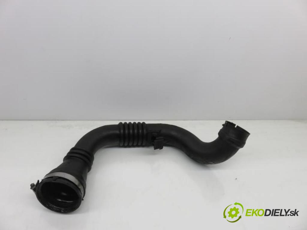 RENAULT LAGUNA II FL 2.2 DCI G9T 700,G9T 702 manual 6 stupňová 110 kW 150 km  Rúra intercoolera turba 8200177586 (Hadice chlazení vzduchu)
