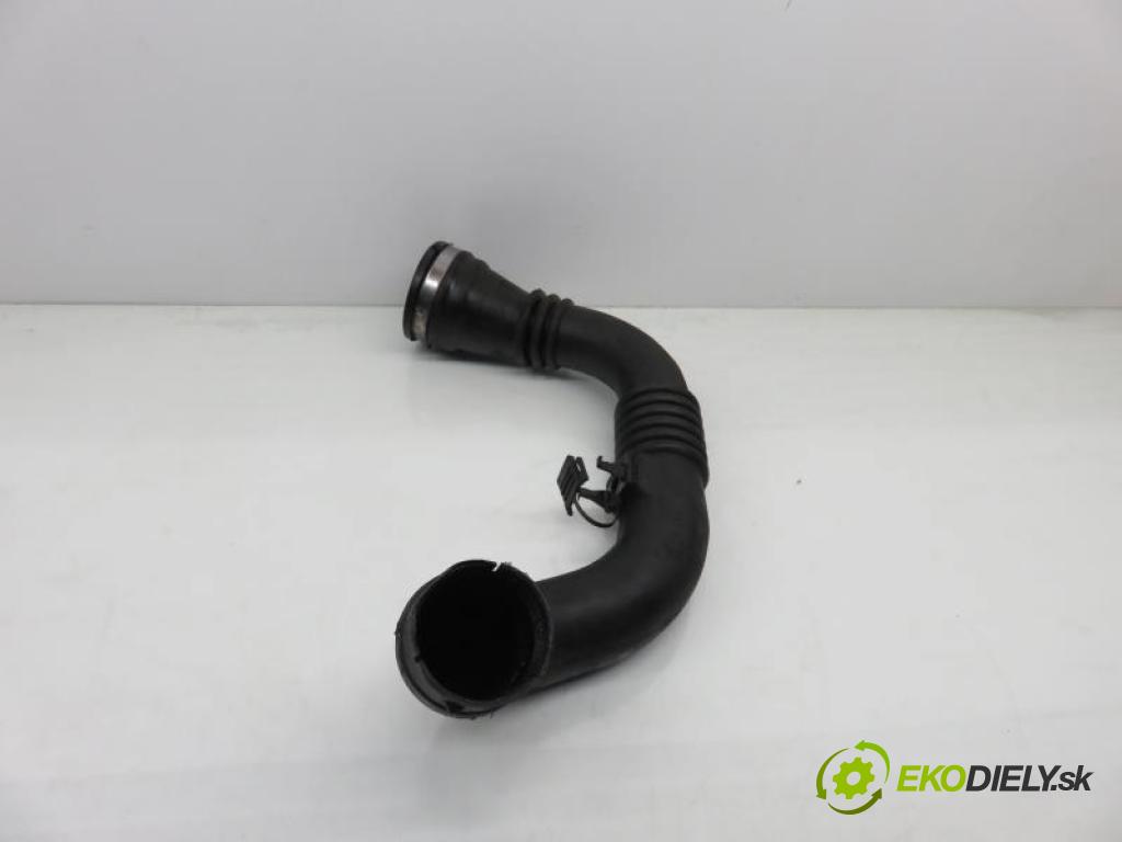 RENAULT LAGUNA II FL 2.2 DCI G9T 700,G9T 702 manual 6 stupňová 110 kW 150 km  Rúra intercoolera turba 8200177586 (Hadice chlazení vzduchu)