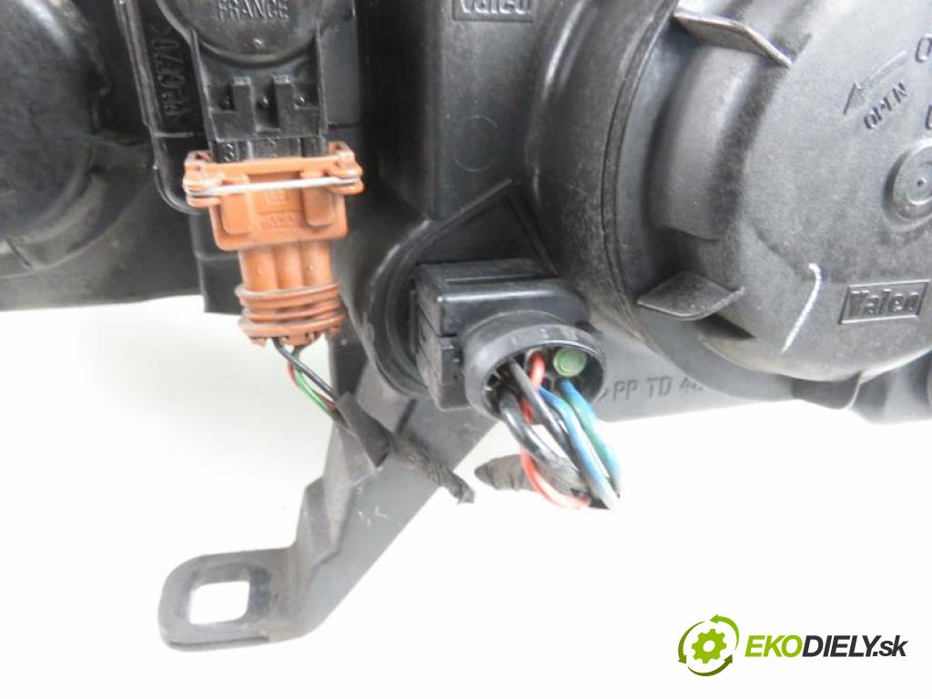 ROVER 25 (RF) 1.4 16V 14 K4F manual 5 stupňová 76 kW 103 km  Svetlo PP 89003770/XBC104960 (Svetlá predné)