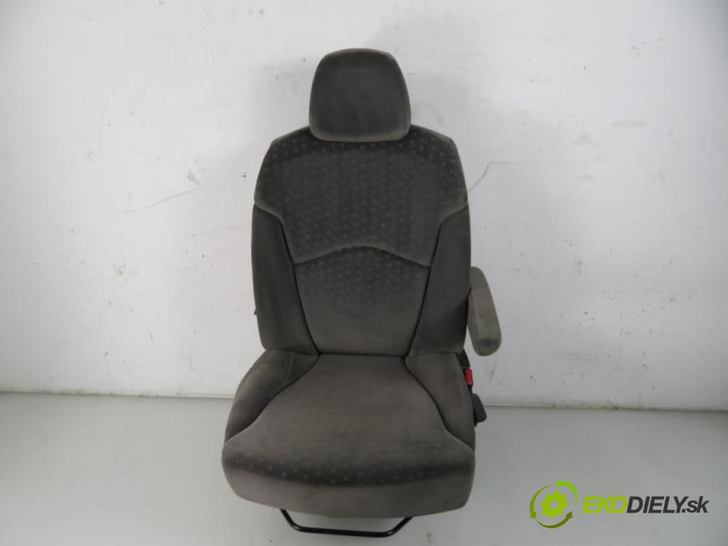 PEUGEOT 807 2.2 HDI 4HW (DW12TED4/FAP) manual 5 stupňová 94 kW 128 km  sedadlo  (Sedačky, sedadla)