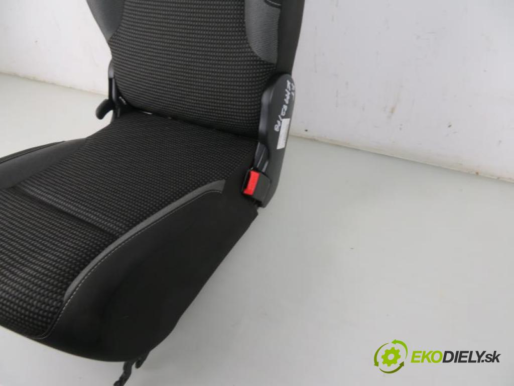 PEUGEOT PARTNER II Sedadlo pravy