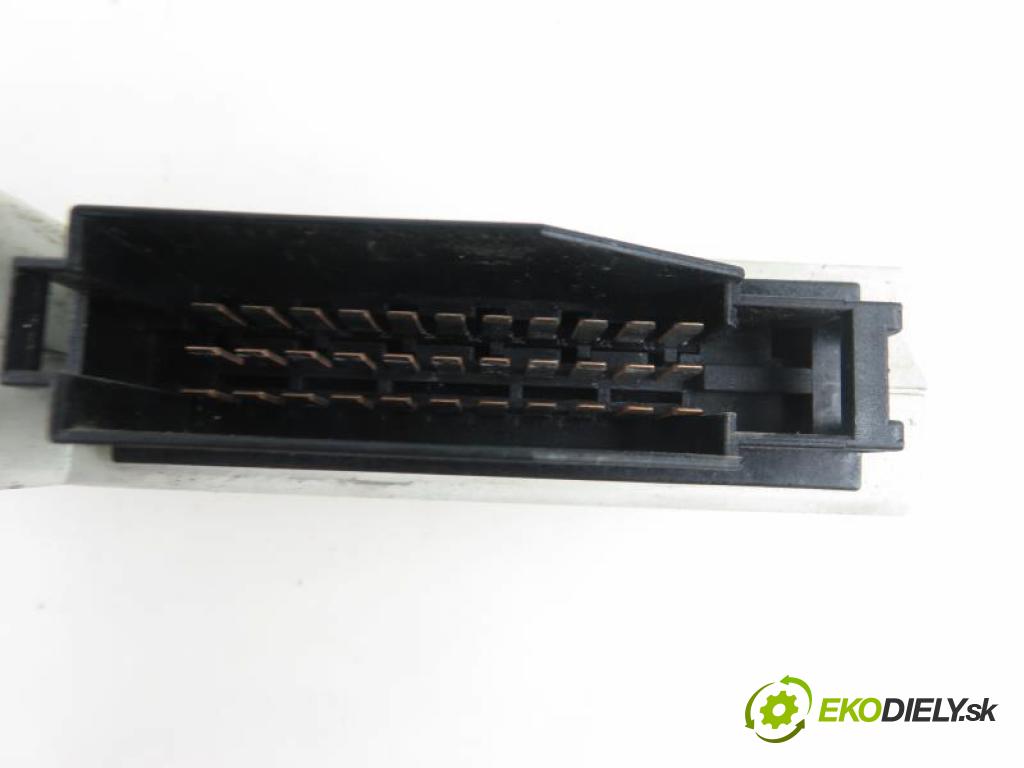 MERCEDES BENZ C W202 2.0 D C 200 D (202.120) OM 601.913 manual 5 stupňová 55 kW 75 km  MODUL alarmu 2028203026/1176201890 (Ostatné)