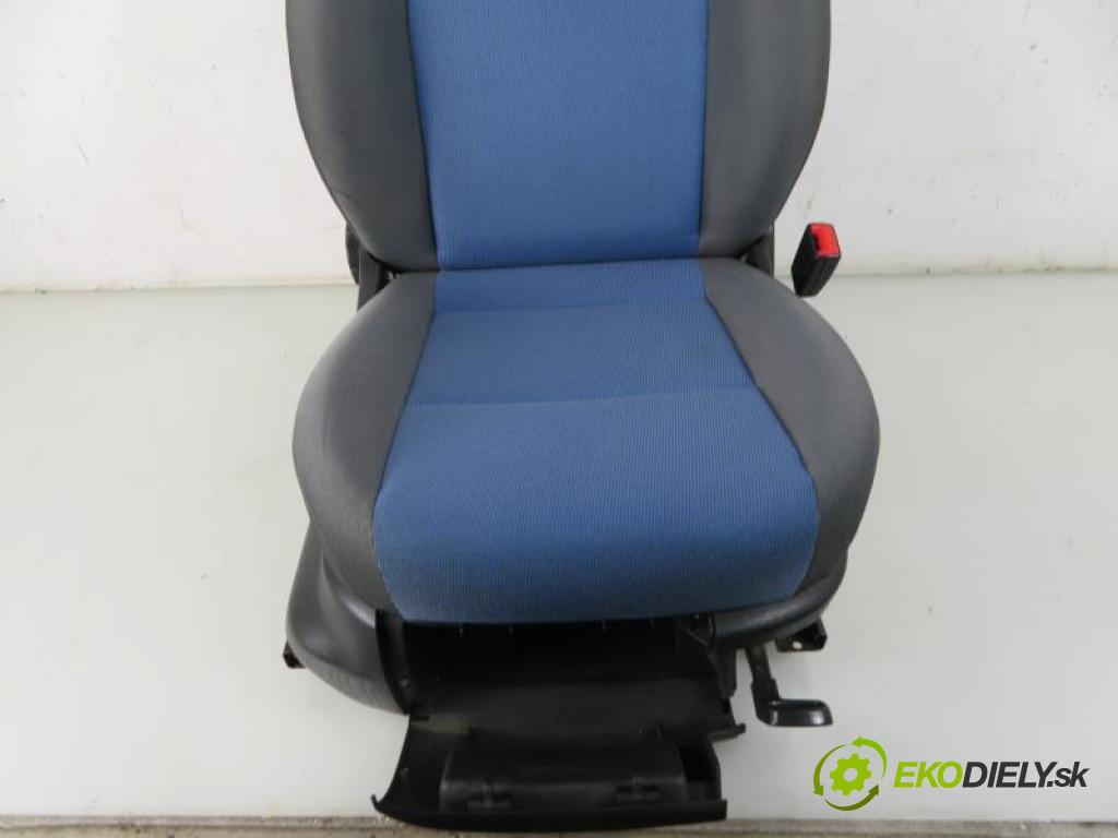 SKODA FABIA II 1.2 12V CEVA, CGPA, BZG, CHTA manual 5 stupňová 51 kW 70 km  sedadlo  (Sedačky, sedadla)