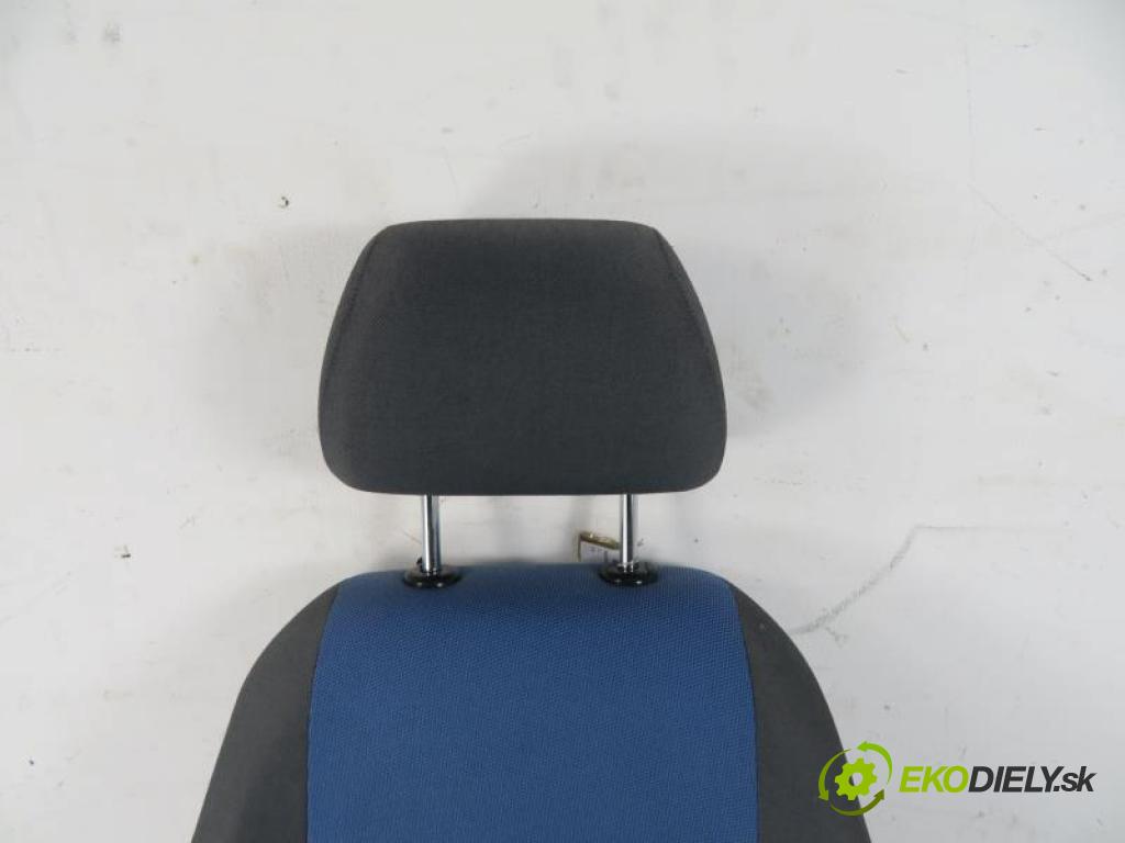 SKODA FABIA II 1.2 12V CEVA, CGPA, BZG, CHTA manual 5 stupňová 51 kW 70 km  sedadlo  (Sedačky, sedadla)