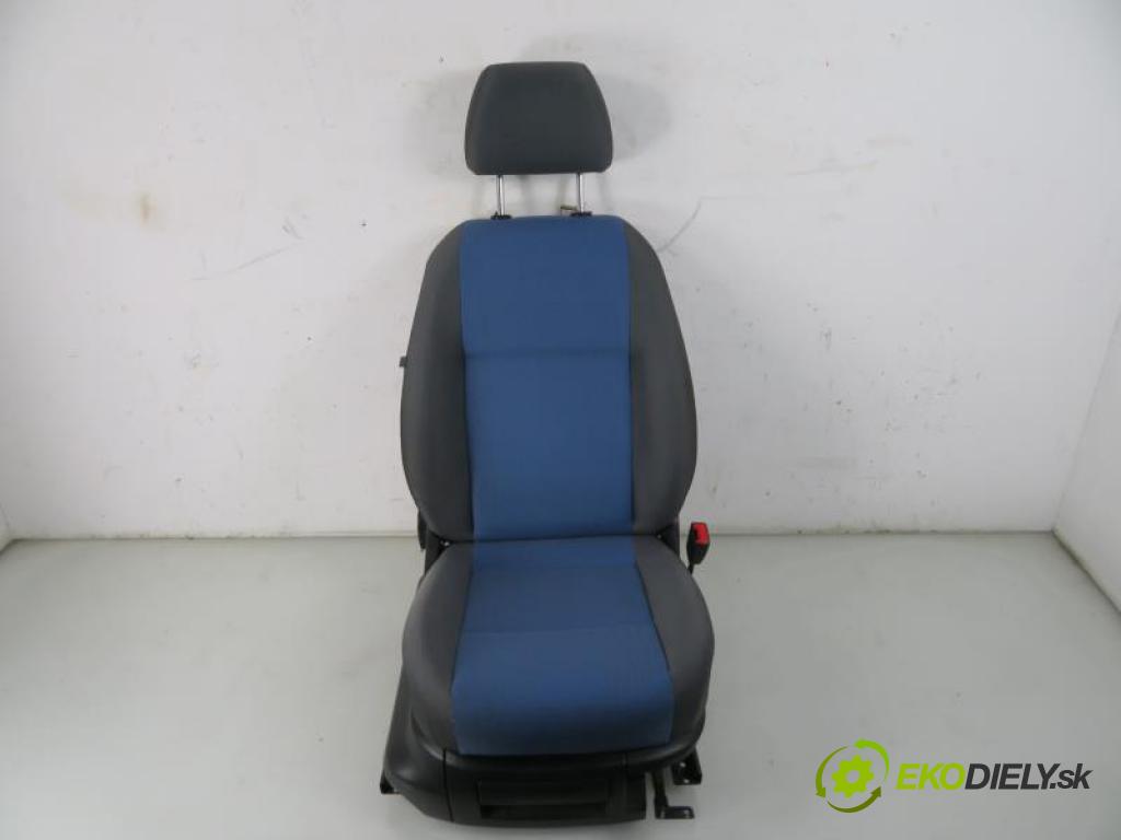 SKODA FABIA II 1.2 12V CEVA, CGPA, BZG, CHTA manual 5 stupňová 51 kW 70 km  sedadlo  (Sedačky, sedadla)