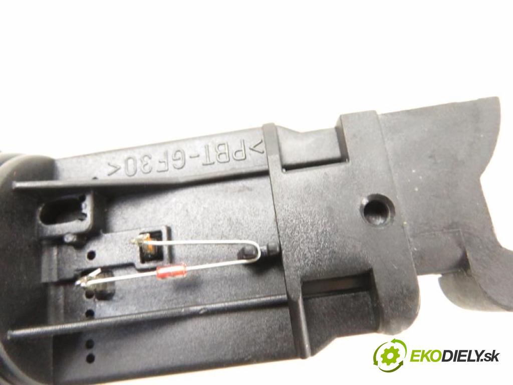 OPEL CORSA B FL 1.0 12V X 10 XE manual 5 stupňová 40 kW 54 km  váha vzduchu vzduchu