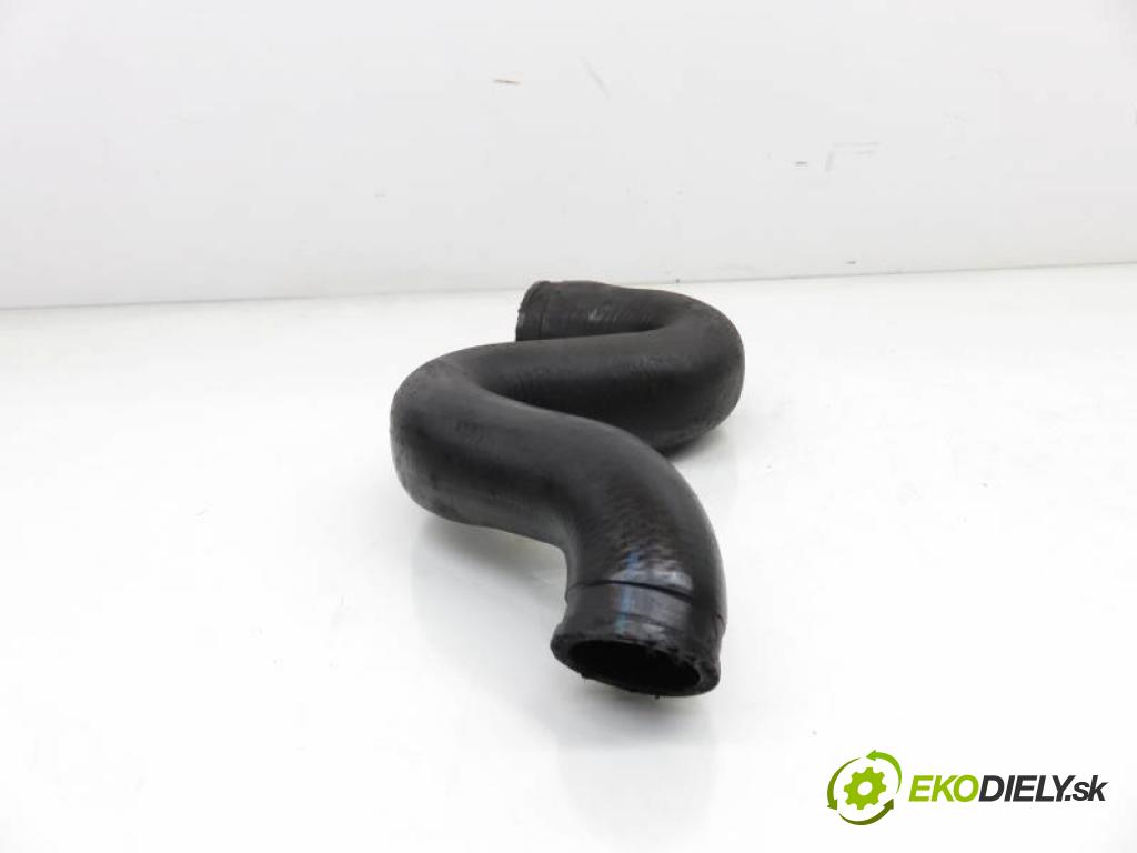 VW PASSAT B5 1.9 TDI AVG, AFN   81 kW 110 km  Rúra intercoolera turba  (Hadice chlazení vzduchu)