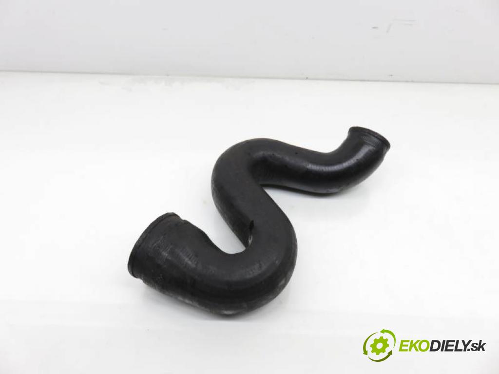 VW PASSAT B5 1.9 TDI AVG, AFN   81 kW 110 km  Rúra intercoolera turba  (Hadice chlazení vzduchu)