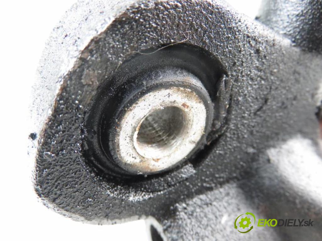 VOLVO XC60 2.4 D5 AWD D 5244 T15, D 5244 T11 automatic 6- stupňová 4X4 158 kW 215 km  podpera poloosi 30787842 (Ostatné)