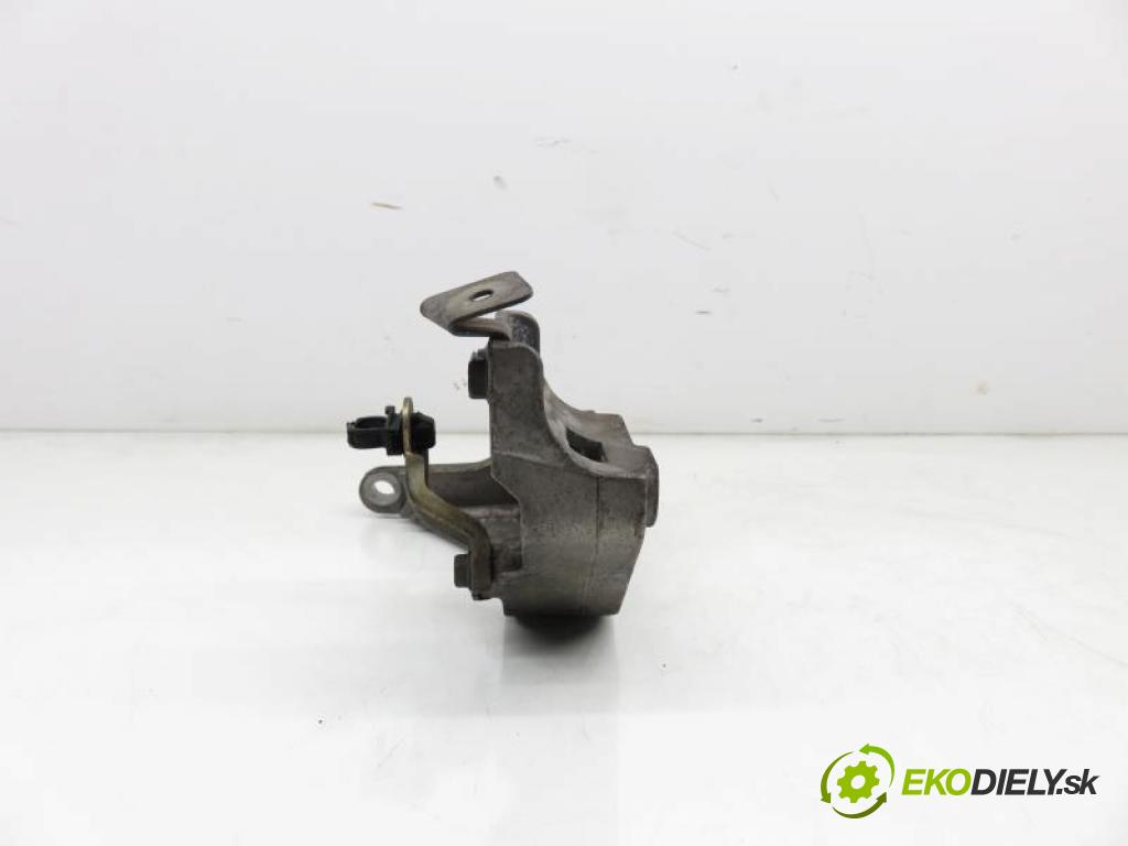 MITSUBISHI SPACE STAR I 1.9 DI-D (DG4A) F9Q1 manual 5 stupňová 75 kW 102 km  Uchytenie Motor 8200157461 (Držiaky motora)