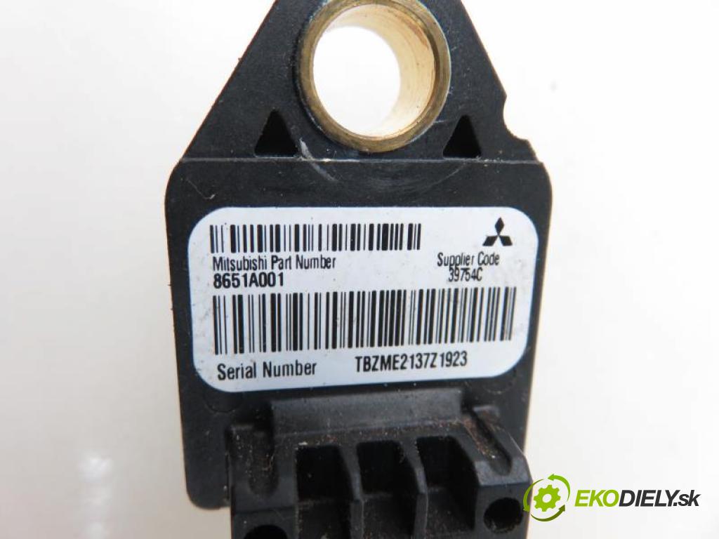 MITSUBISHI OUTLANDER II 2.2 DI-D 4WD 4HN (PSA), 4HK (PSA) manual 6 stupňová 115 kW 156 km  Snímač nárazu 8651A001/TBZME2137Z1923 (Snímače nárazu)