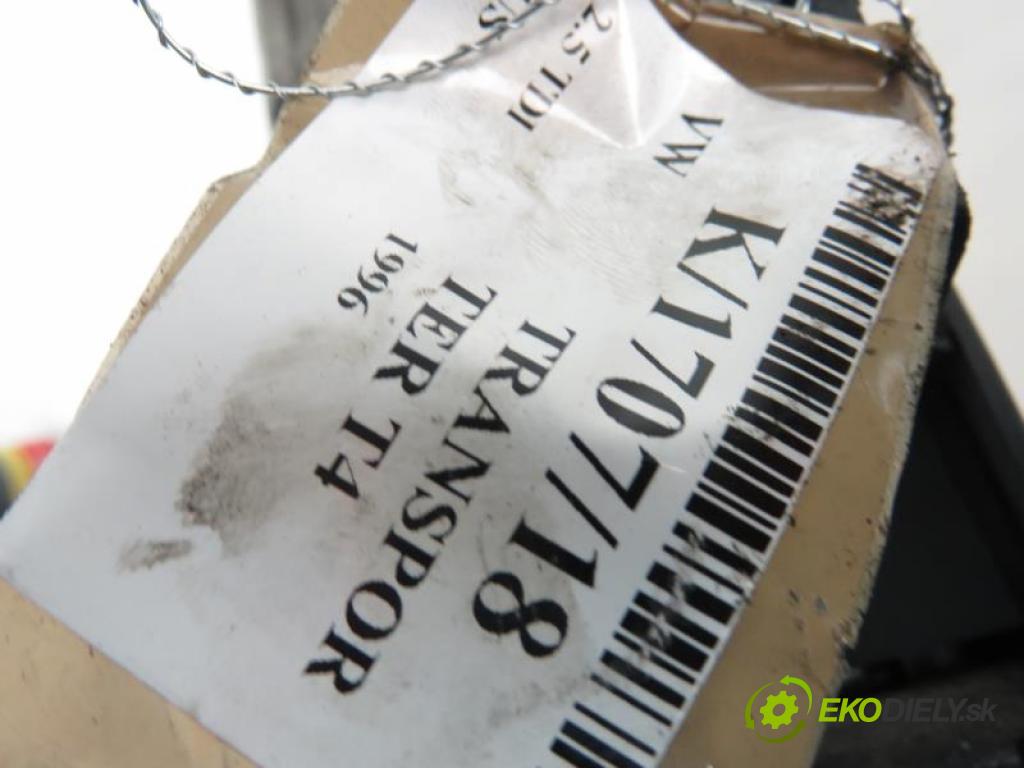 VW TRANSPORTER T4 2.5 TDI AYC, AUF, ACV manual 5 stupňová 75 kW 102 km  chladič intercooler 701145805A (Hadice chlazení vzduchu)