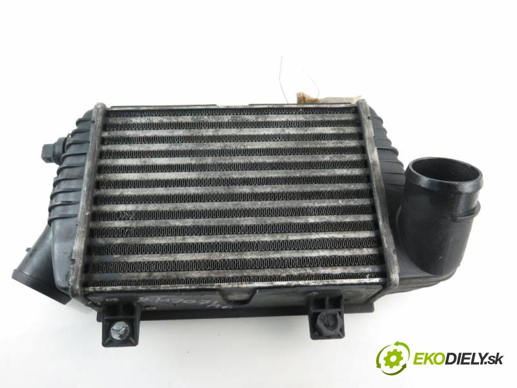 VW TRANSPORTER T4 2.5 TDI AYC, AUF, ACV manual 5 stupňová 75 kW 102 km  chladič intercooler 701145805A (Hadice chlazení vzduchu)