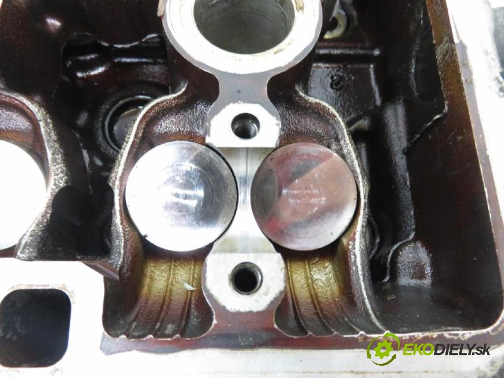 TOYOTA YARIS II 1.0 VVT-I 1KR-FE manual 5 stupňová 51 kW 69 km  hlava  (Hlavy valcov)