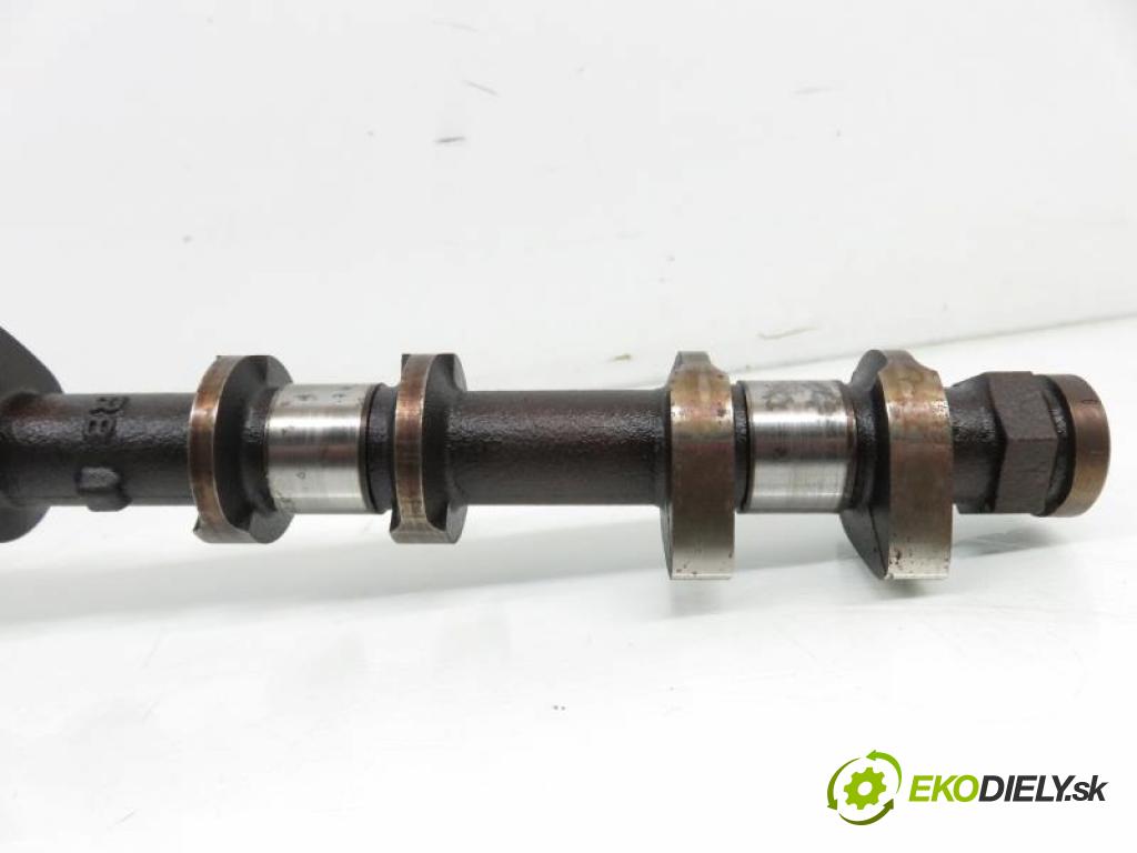 TOYOTA YARIS II 1.0 VVT-I 1KR-FE manual 5 stupňová 51 kW 69 km  hlava  (Hlavy valcov)