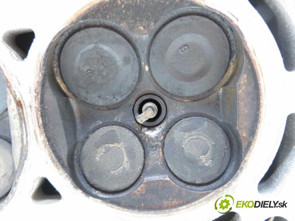 TOYOTA YARIS II 1.0 VVT-I 1KR-FE manual 5 stupňová 51 kW 69 km  hlava  (Hlavy valcov)