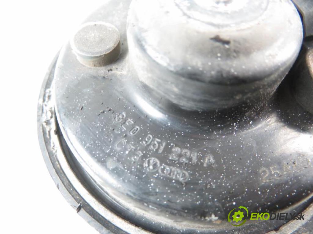 AUDI A4 B7 (8EC) 2.0 TDI 16V BLB, BRE manual 6 stupňová 103 kW 140 km  klaksón 8E0951221A (Klaksóny)