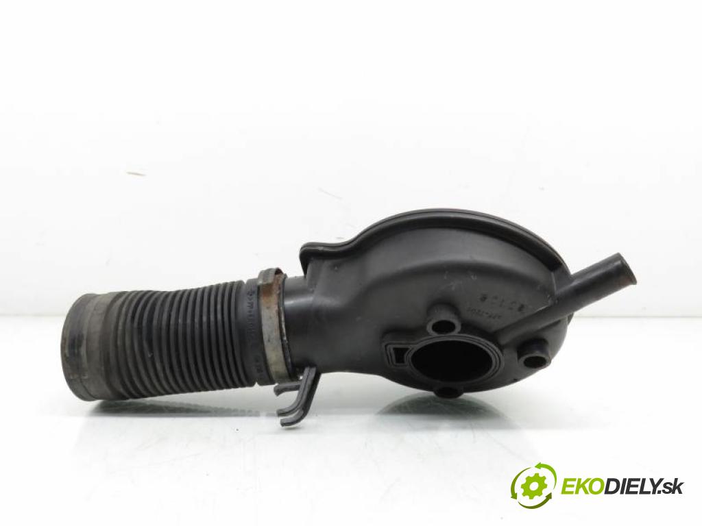 OPEL CORSA B 1.0 I 12V X 10 XE manual 5 stupňová 40 kW 54 km  Rúra přívodu vzduchu 90570230