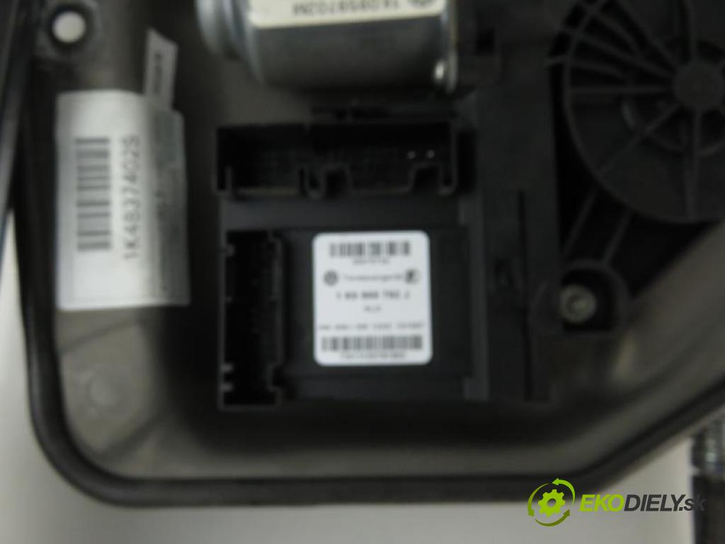 VW GOLF V 5 2.0 TDI BMM manual 6 stupňová 103 kW 140 km  mechanismus oken 1K0959702M/1K0959792J/994856107