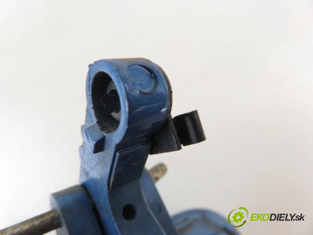 MITSUBISHI SPACE STAR I 1.9 DI-D (DG4A) F9Q1 manual 5 stupňová 75 kW 102 km  Kľučka -  (Kľučky)