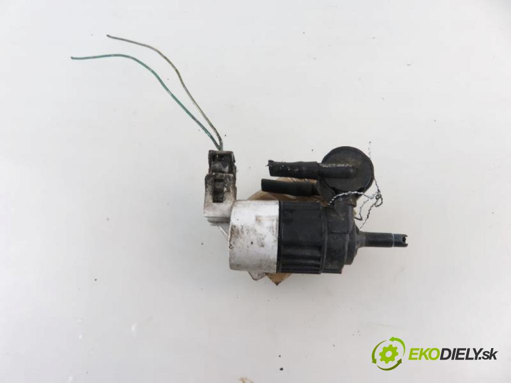 NISSAN ALMERA II N16 2.2 DI YD22DDT manual 5 stupňová 81 kW 110 km  pumpa / Motorček ostrekovača  (Motorčeky, čerpadlá ostrekovačov)