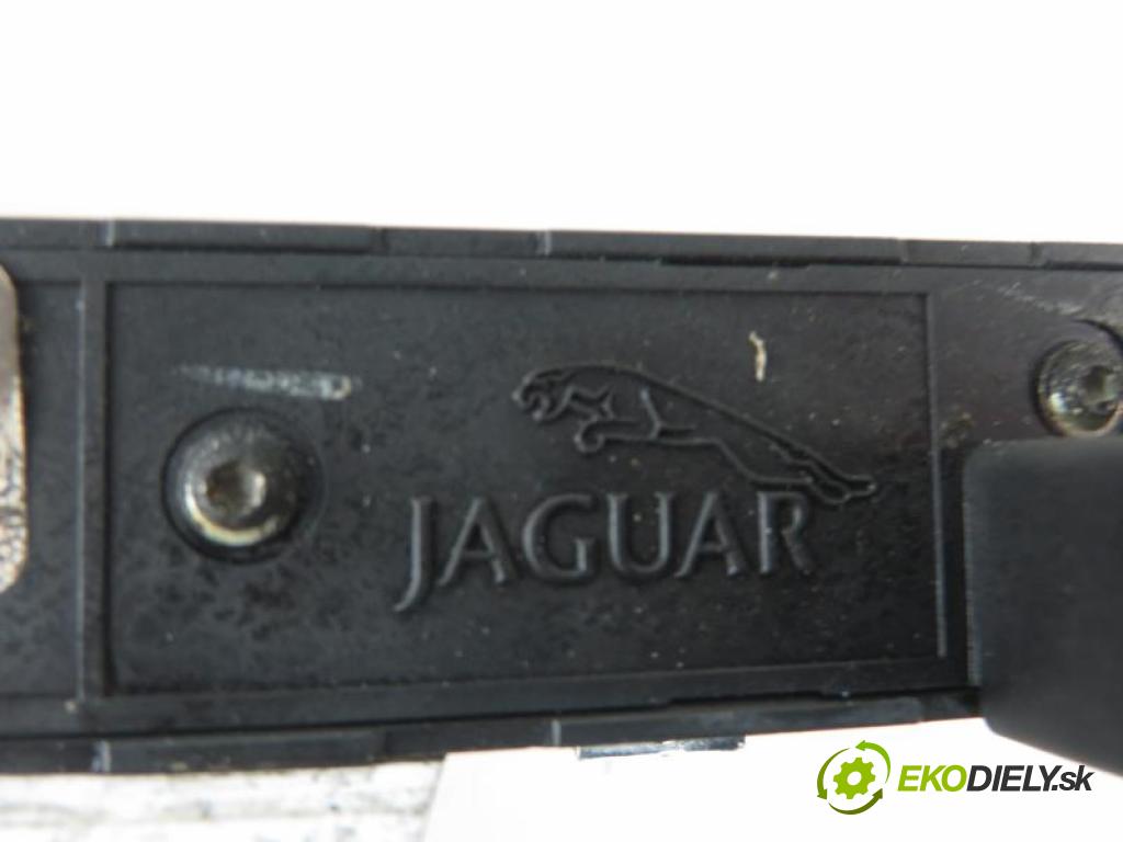 JAGUAR XF I (X250) 5.0 V8 508PN automatic 6 stupňová 283 kW 385 km  prepínač výstražných (núdzových) 8X23118660AB (Prepínače, spínače, tlačidlá a ovládače kúrenia)