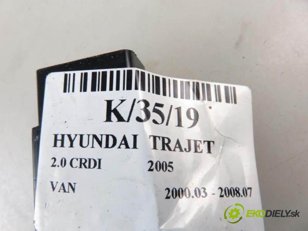 HYUNDAI TRAJET 2.0 CRDI D4EA manual 5 stupňová 83 kW 113 km  prepínač výstražných (núdzových) 937903A000 (Prepínače, spínače, tlačidlá a ovládače kúrenia)