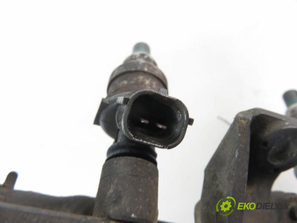 DAIHATSU FEROZA 1.6 I 16V HD-E manual 5 stupňová 4X4 70 kW 95 km  Lišta vstrekovacia 2328087105 (PALIVOVÝ SYSTÉM)