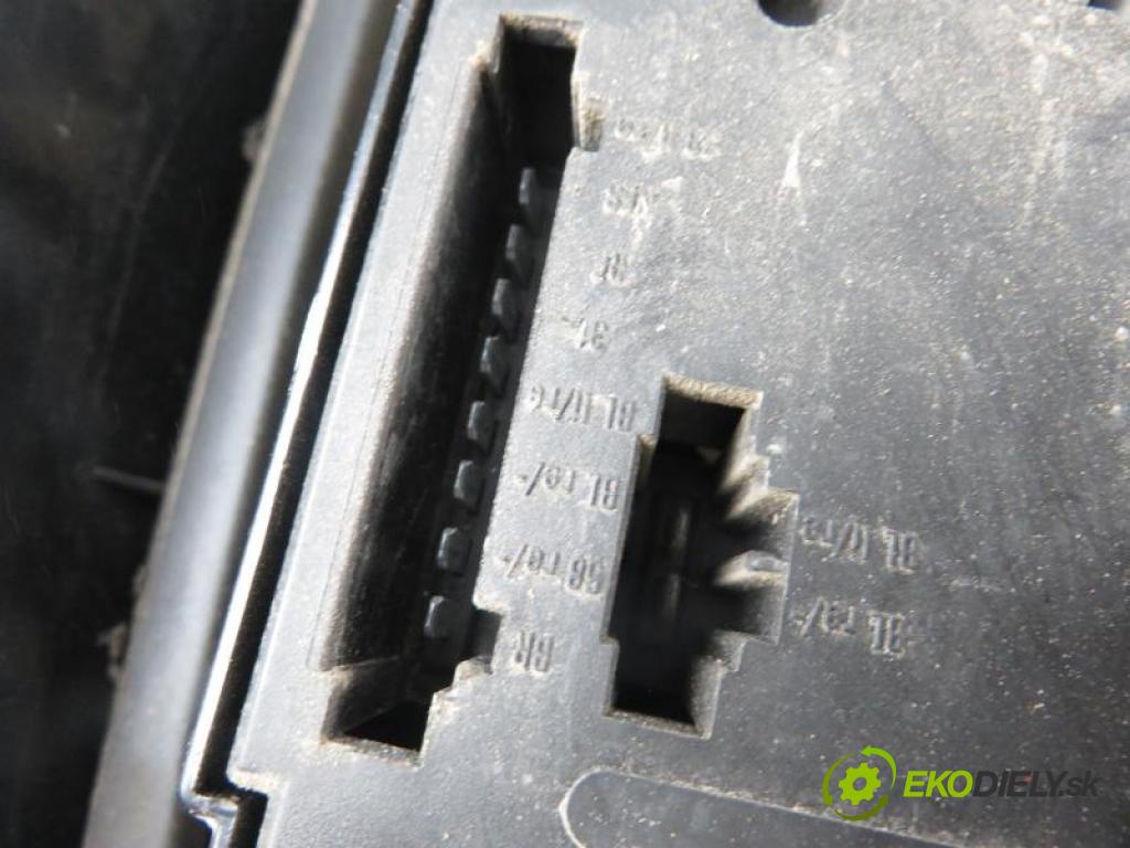 VW GOLF III 3 1.9 TD,GTD AAZ manual 5 stupňová 55 kW 75 km Svetlo ľavé zadné (Svetlá zadné)