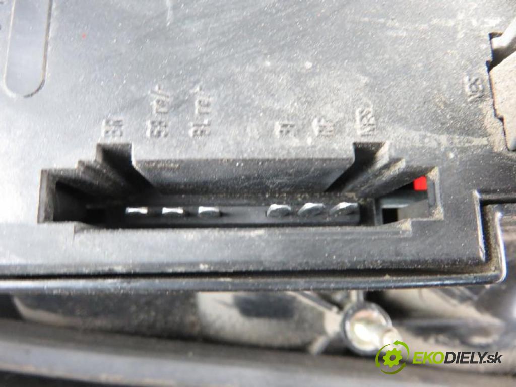 VW GOLF III 3 1.9 TD,GTD AAZ manual 5 stupňová 55 kW 75 km Svetlo ľavé zadné (Svetlá zadné)