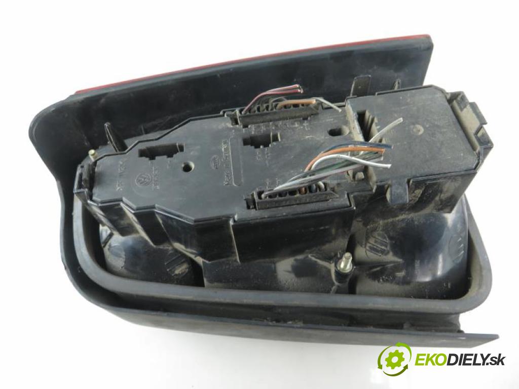 VW GOLF III 3 1.9 TD,GTD AAZ manual 5 stupňová 55 kW 75 km Svetlo ľavé zadné (Svetlá zadné)