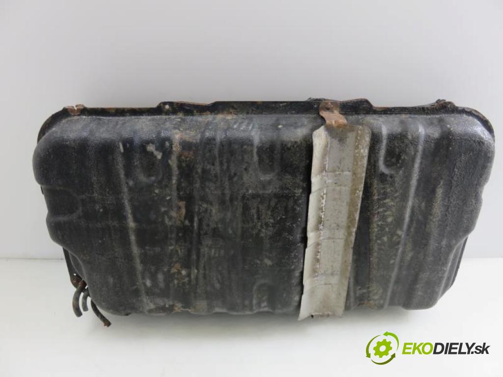 SUZUKI BALENO I 1.6 I 16V 4X4 G16B manual 5 stupňová 72 kW 98 km  nádržka paliva benzín  (Nádrže)