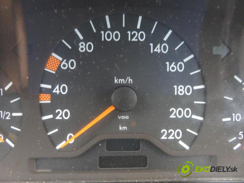MERCEDES BENZ E W210 2.2 E220 D (210.004) OM 604.912 automatic 4 stupňová 70 kW 95 km  prístrojovka elektrický 87001314/88311256 (Přístrojové desky, displeje)