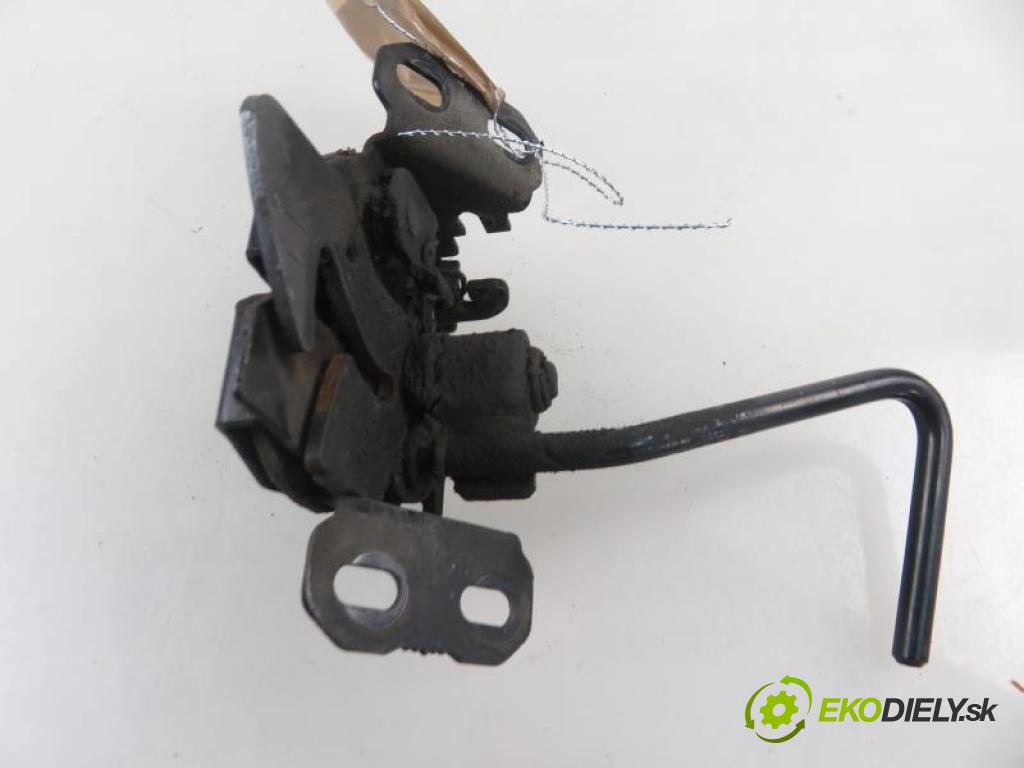 MERCEDES BENZ A W168 1.4 A140 (168 031,168 131) M 166 940 manual 5 stupňová 60 kW 82 km  zámok kapoty A1688800160 (Zámky)