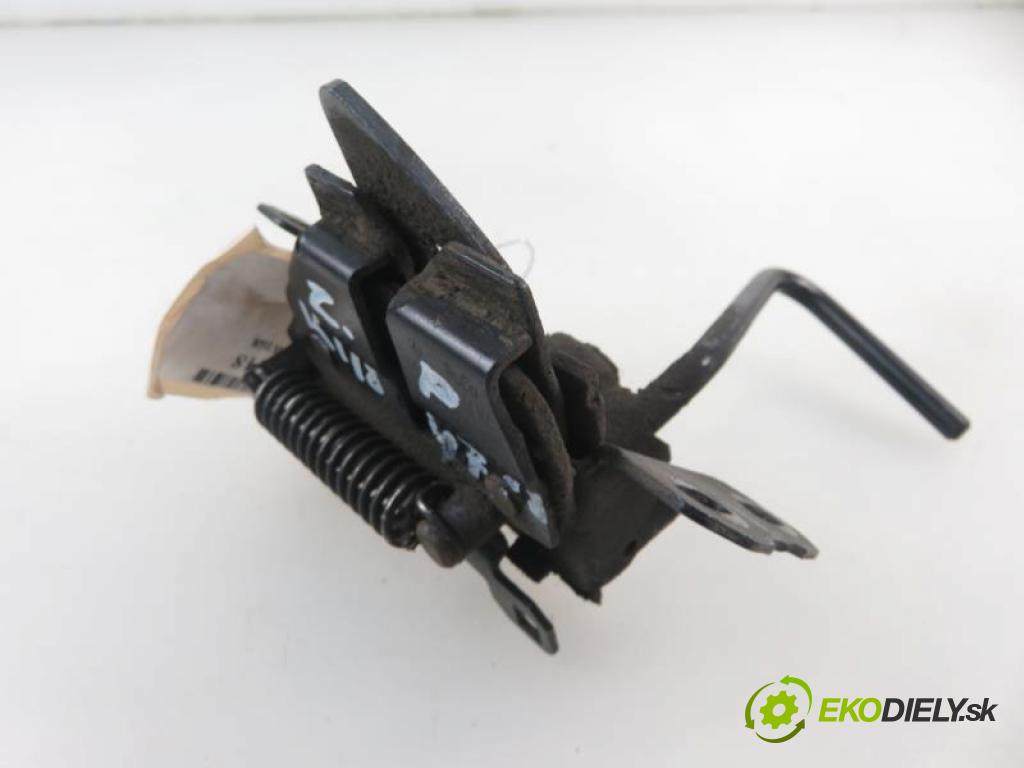 MERCEDES BENZ A W168 1.4 A140 (168 031,168 131) M 166 940 manual 5 stupňová 60 kW 82 km  zámok kapoty A1688800160 (Zámky)