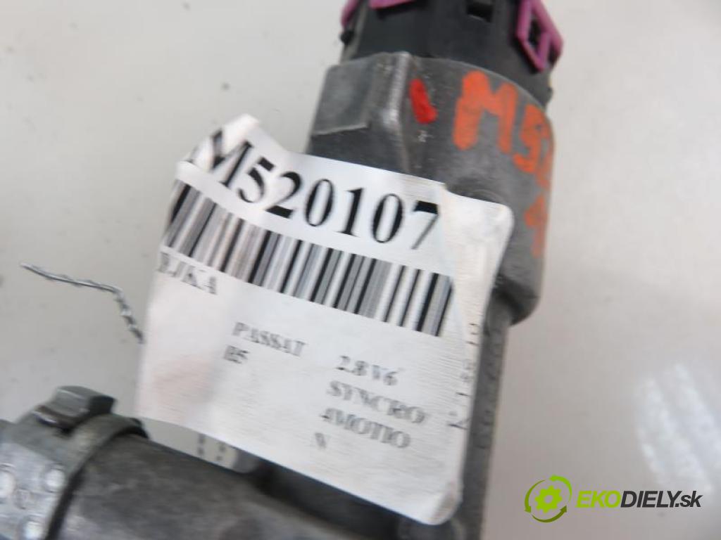 VW PASSAT B5 2.8 V6 SYNCRO/4MOTION AQD, ACK, AHA, ALG, APR automatic 5 stupňová Tiptronic 142 kW 193 km  spínačka 4B0905851 (Spínací skříňky a klíče)