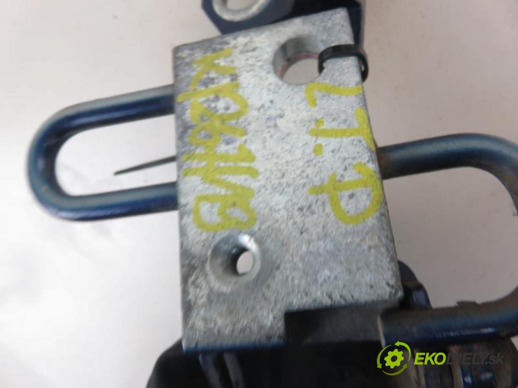 VW PASSAT B6 1.9 TDI BKC, BXE, BLS manual 5 stupňová 77 kW 105 km  závěs dveře LT 3C9833411 (Závěsy)