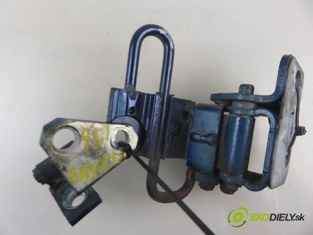 VW PASSAT B6 1.9 TDI BKC, BXE, BLS manual 5 stupňová 77 kW 105 km  závěs dveře LT 3C9833411 (Závěsy)